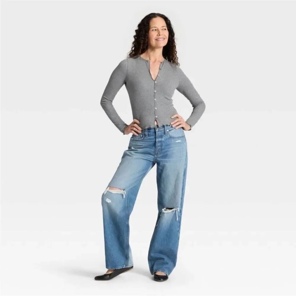 NWT Universal Thread Mid Rise 90’s Women's Baggy Light Blue Skinny Jeans size 4